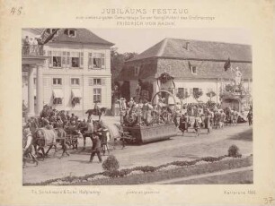 Prunkwagen beim Jubiläums-Festzug zum 70. Geburtstag des Großherzogs Friedrich I. von Baden vor dem Karlsruher Schloss