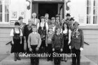 Volks- und Schützenfest: Rathaustreppe: Veranstalter Schützenverein Reinfeld und Umgebung von 1954 e.V.: Gruppenbild mit Bürgermeister Diethard Bubolz, Bürgervorsteher Theo Ohlen, Königin Britta Kolbohm, König Eberhard Beese, Erstem Ritter Karl-Heinz Esselsgroth, Zweitem Ritter Adolf Rosenke, Erster Hofdame Brigitte Kadatz, Zweite Hofdame Evelin Hild, Jungschützenkönig Stefan Protzel, Volkskönig Erich Looft und weiteren Schützen: 30. August bis 1. September 1991