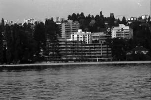Überlingen: Moderne Wohnblöcke am See (vom Schiff aus)