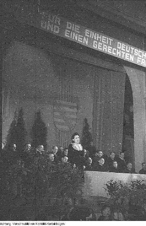 Dresden. Tagung und Verabschiedung der sächsischen Delegierten zum Deutschen Volkskongreß in Berlin, Wilhelm Koenen (2. Reihe Bildmitte), 1948/1949