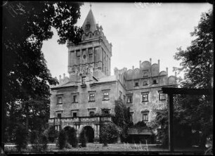 Landeshut (poln. Kamienna Góra), Schloss Kreppelhof (poln. Zamek Grodztwo)