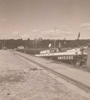 Meißen. Elbschiffer. Motorschiff N.N-V.E.292 (Motorschiff der Neuen Norddeutschen und Vereinigten Elbschiffahrtsgesellschaften)