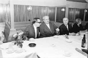 Freiburg: Gründungsversammlung; 1. Vorsitzender Oberregierungsrat Dr. Sonntag, Sigmaringen; 2. Vorsitzender Ing. Alfons Schramm, Freiburg; Präsident Bund der Kriegsblinden Dr. H. Ludwig, Bonn; Bund der Kriegsblinden Baden-Württemberg
