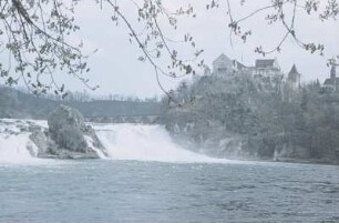 Schaffhausen. Rheinfall, rechts das Schloß Laufen