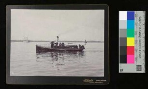 Aufnahme auf Karton aufgezogen Dampfpinasse auf der Kieler Förde, M. Ziesler, o.D.