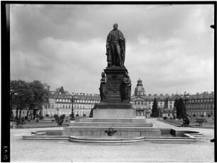 Karlsruhe Schlossplatz Denkmal Karl Friedrich von Baden