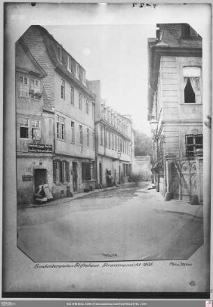 Stiftstraße 31 (angeschnitten), 33 und 35 von Osten