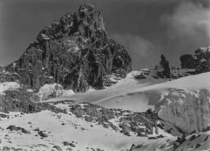 Mount-Kenya-Massiv : Nelion-Gipfel im Mount-Kenya-Massiv. Im Bildvordergrund der Lewis-Gletscher