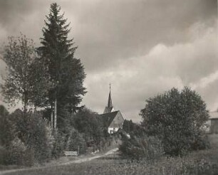 Neuensalz-Altensalz, nordöstlich Plauen. Blick zur Kirche