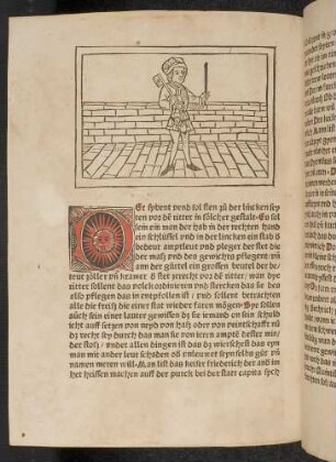 Figur (Der siebte Vend) mit den Attributen Elle und Geldbeutel, (Amtleute, Stadtpfleger, Zöllner, Krämer, Schlüssel); D-Initiale