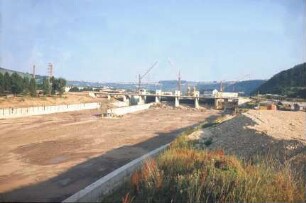 Wehr und Kraftwerk Obertürkheim/Neckar im Bau