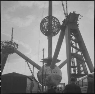 Atomium für die Expo 58 im Bau : Brüssel. Atomium für die Weltausstellung "Expo 58" im Bau. Stahl; Höhe 102 m
