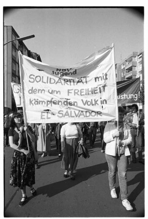 Kleinbildnegative: Friedensdemonstration, Ansbacher Straße, 1981