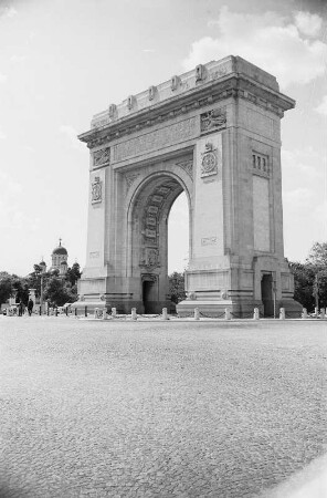 Reisefotos Rumänien. Arcul de Triumf (1935-1936; P. Antonescu) in Bukarest