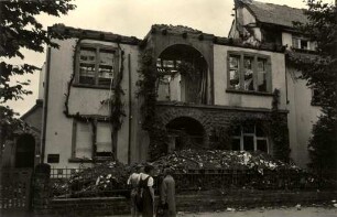 Zerstörungen Zweiter Weltkrieg. Unbekannte Villa
