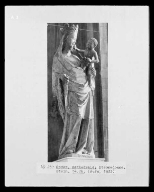 Stehende Madonna