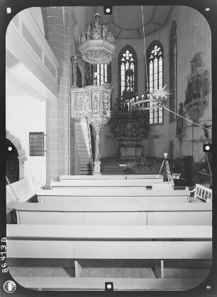 Erfurt-Altstadt. Kaufmannskirche St. Gregor (Baubeginn 1291, Wiederherstellung bis 1952). Inneres (Teilansicht) mit Kanzel nach Osten
