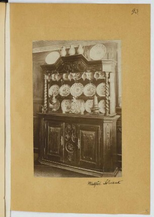 Westfälischer Schrank: Ansicht (aus: Skizzen- und Fotoalbum 22)