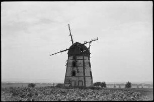 Huy-Pabstorf. Turmholländer (1980 gesprengt)
