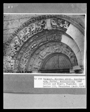 Archivolten: Lamm Gottes, Engel und Tugenden und Laster