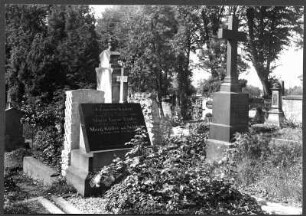 Friedhof, alter Teil, Grabsteine