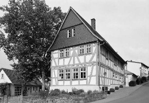 Kath. Pfarrhaus (Wohnhaus); Wehrheim, Kapersburgstraße 13