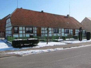 Döllen, Gumtow, Döllener Straße 35