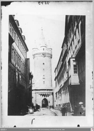 Eschenheimer Turm und Große Eschenheimer Straße von Süden