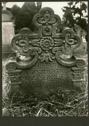 Friedhof. Grabkreuz des Gerichtsschöffen Zimmermeister Andreas Bertram