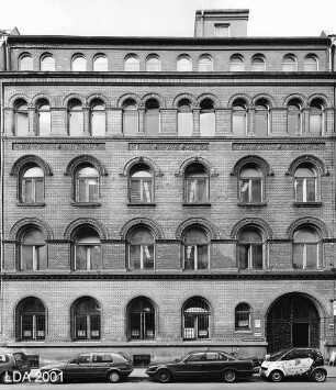 Wohn- und Geschäftshaus; Berlin, Mitte