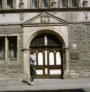 Meiningen. Steinernes Haus. Portal