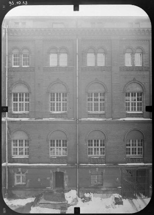 Dresden-Neustadt, Carolaplatz 1. Finanzministerium (1889-1896; O. Wanckel, O. Reichelt). Innenhof