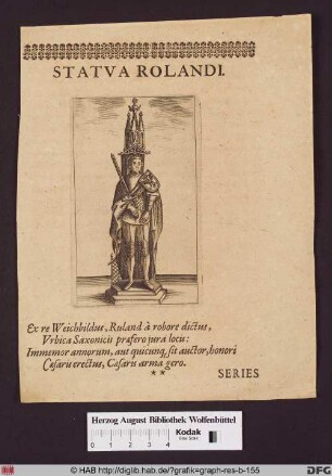 Rolandstatue mit Rüstung, Schwert und Schild in einer Architekturnische.