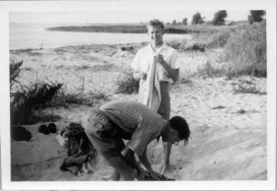 Urlaubsreise. Strandbild, wahrscheinlich an der Ostsee