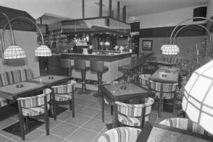 Neueröffnung der Gaststätte "le Bistro" in der Karl-Wilhelm-Straße 8