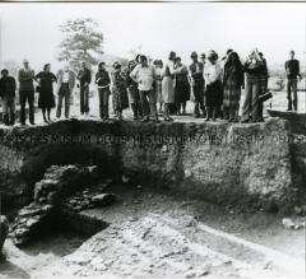 Bulgarische Archäologen an der Ausgrabungstätte der Akademie der Wissenschaften im bulgarischen Krivina