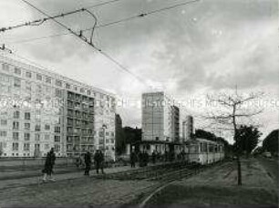 Plattenbauten in der Bersarinstraße in Berlin (Ost)