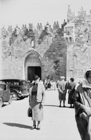 Reisefotos. Jerusalem. Straßenbild mit Einheimischen und Touristen