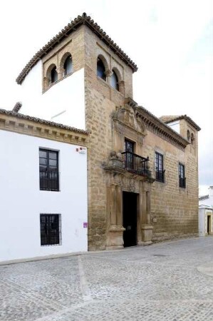 Palacio de Mondragón & Palacio de Villasierre