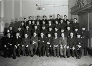 Gruppenbild zur Jahreshauptversammlung der Feuerwehr Roßwein