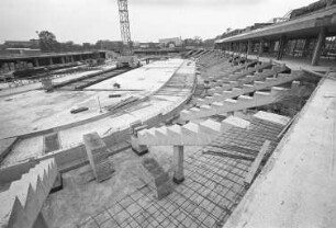 Bau einer Großsporthalle (Europahalle) im Beiertheimer Feld nach dem Entwurf des Architektenbüros Schmitt & Kasimir