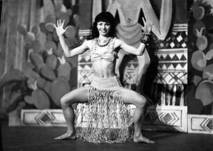Kabarett der Komiker: Marja Tamara; Tanz Rumba; Breitbeinig