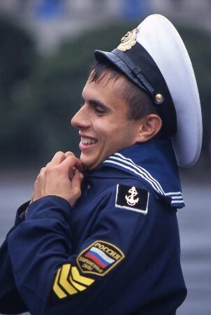 Russischer Matrose in St. Peterburg, 2002