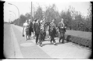 Kleinbildnegativ: Sowjetisches Ehrenmal im Tiergarten, 1960