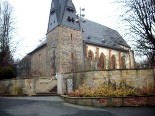 Turm und Langhaus von Südwesten