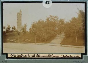 Der Westendpark mit dem Bismarckturm in Plauen bei Dresden