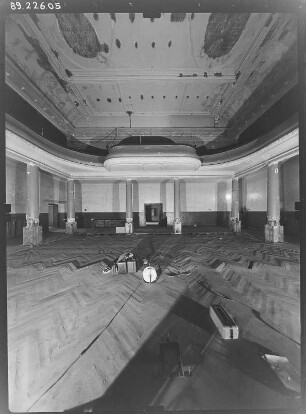 Forst. Kino. Blick von der Bühne in den Saal