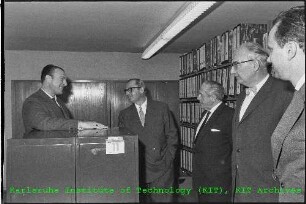 Besuch von Dr. Heinz Krekeler (Kommissar der Europäischen Atomgemeinschaft (EURATOM)) am Kernforschungszentrum Karlsruhe (KfK)