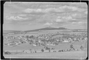 Erzgebirge. Blick auf Seiffen mit dem Schwartenberg