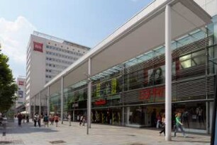 Dresden-Altstadt, Prager Straße 11. Geschäftshaus (nach 2002) zwischen den Hotels "Königstein" und "Lilienstein"